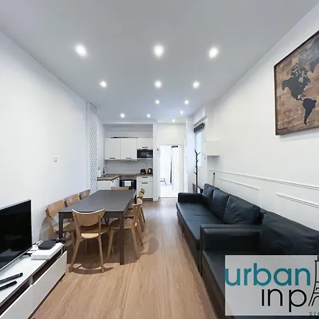 Urban Flat 35 - 2 Bedroom Grands Boulevards 아파트 파리