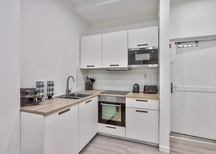 Urban Flat 35 - 2 Bedroom Grands Boulevards *